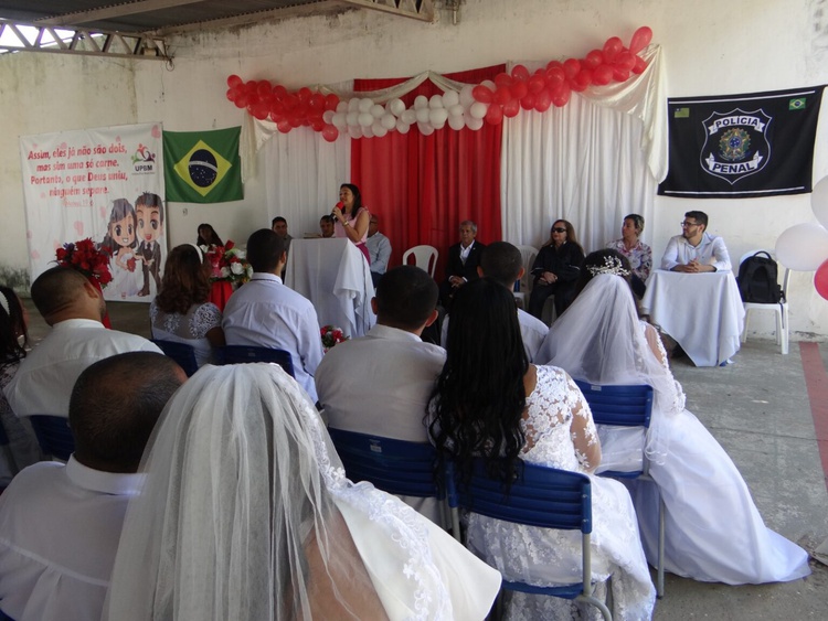 Penitenciária Irmão Guido realiza casamento comunitário para internos da unidade.