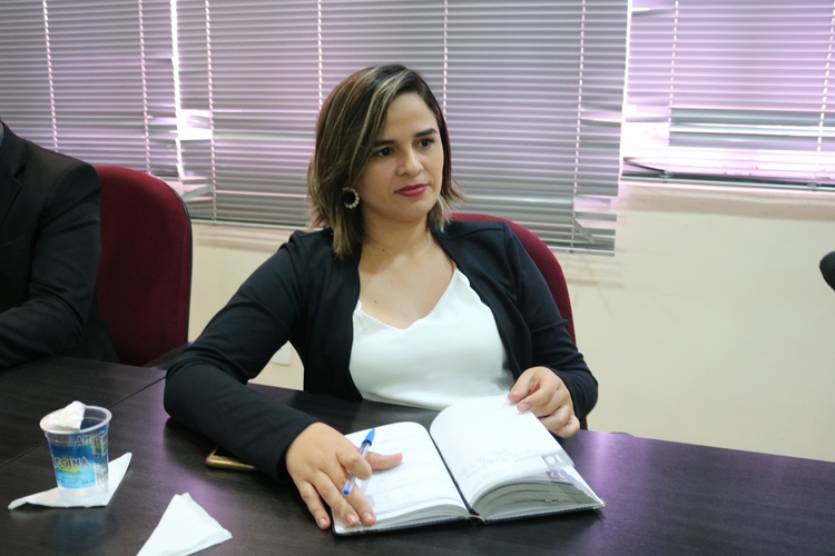 Advogada Aline Brandão, atenta ao pedido de desculpa de Daniel Oliveira