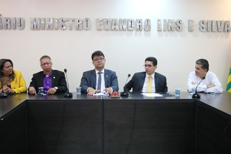 Daniel Oliveira e advogados na OAB/PI