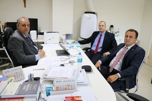 Juiz Luiz Moura, Delegados da PF, Carlos Alberto e Alex Chagas (Foto: Pauta Judicial/Telsirio Alencar)