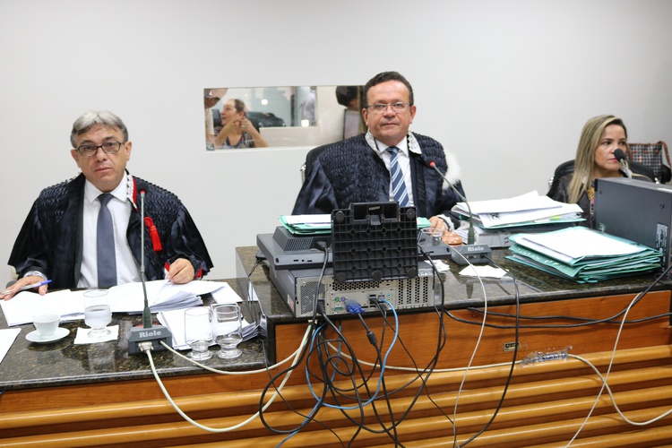 Familiares e imprensa lotaram as dependências da câmara criminal