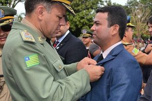 Juiz Carlos Alberto Bezerra Chagas e Comandante da PM/PI Cel. Carlos Augusto (Foto: reprodução)