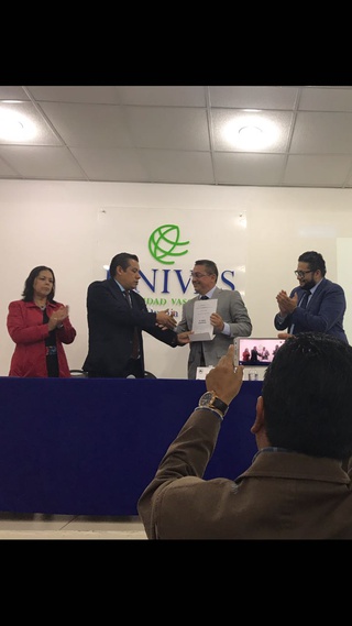 Promotor Ubiraci Rocha em palestra no México