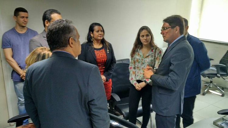Dr. Luiz Moura, Conselheiro do CNJ e a equipe da Central de Inquérito