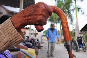 A nova lei dá preferência especial aos acima de 80. (Foto: Reprodução)