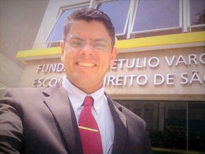 Advogado Carlos Alexandre Klomfahs autor da ação popular.