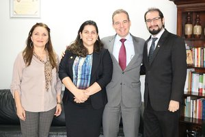 Lucas Villa, a diretora geral da Escola Superior de Advocacia, Naiara Moraes, a conselheira federal Eduarda Mourão e o presidente da Editora Fórum, Luis Claudio Ferreira. (Foto: reprodução)