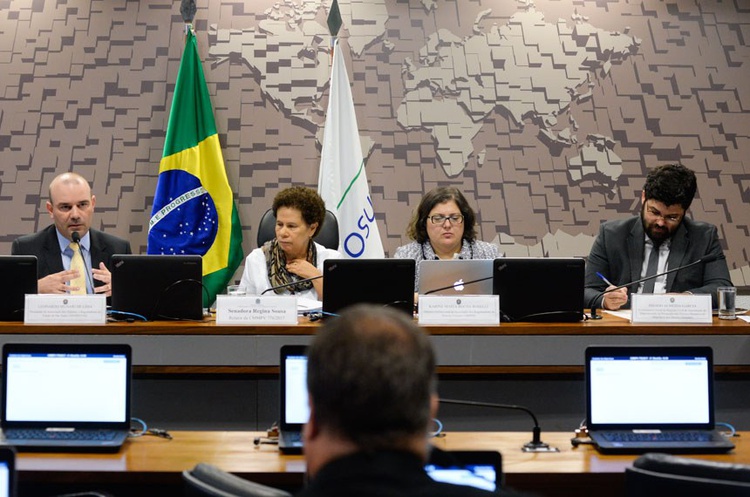 Participantes de audiência apoiam MP que muda regras para registro de nascimento