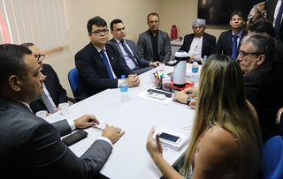 Presidente da OAB/PI, Chico Lucas e advogados criminalistas.