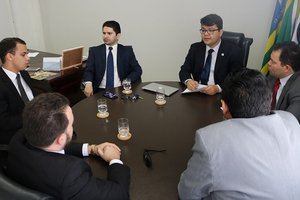 Procuradores municipais e presidente da Ordem Chico Lucas (Foto: reprodução/oab/pi)