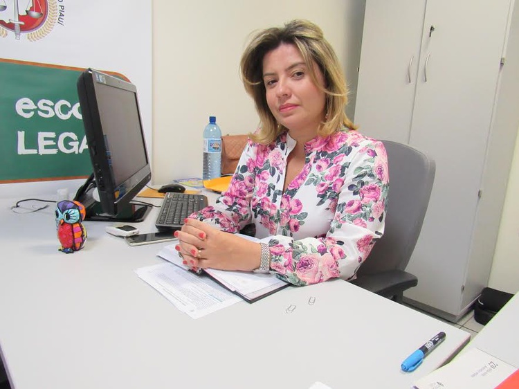 Promotora Flávia Gomes Cordeiro