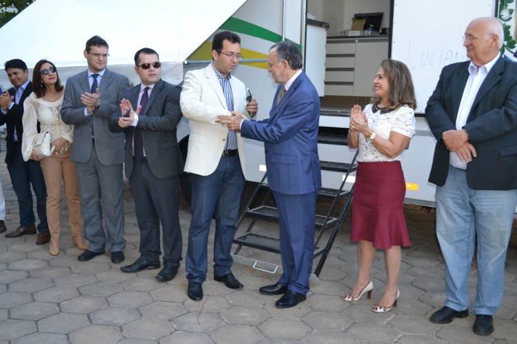 Apresentação do novo Laboratório Móvel de Análise de Materiais.