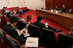 Coletiva sobre "Justiça e Números" com Gabriela Soares (Dir. Técnica do Departamento de Pesquisas Judiciárias do CNJ) e Igor Stemler (Pesquisador do CNJ). (Foto: Gil Ferreira/Agência CNJ)