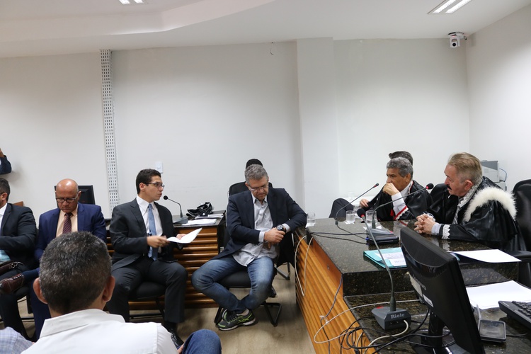 Secretário Daniel Oliveira cara a cara com a justiça, mas  sem proposta