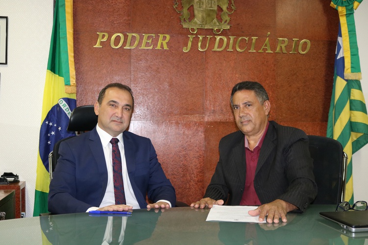 Presidente do TJ/PI, desembargador Erivan Lopes e o jornalista Telsirio Alencar
