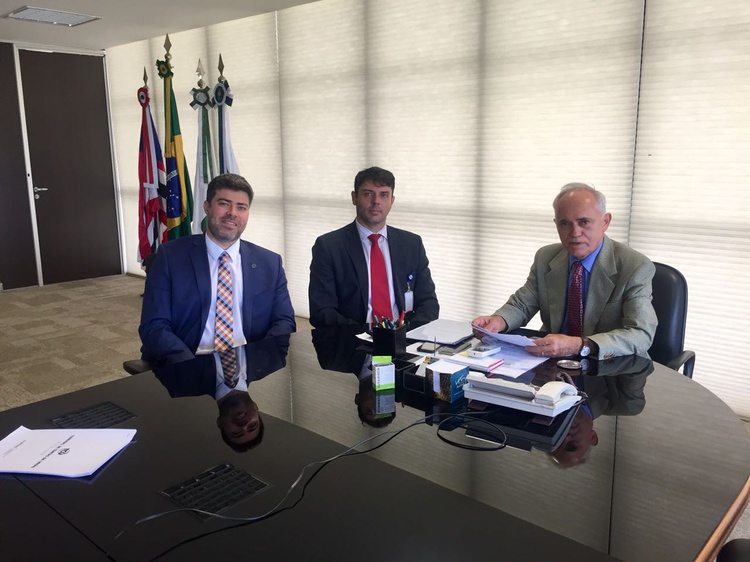Presidente do Tribunal de Contas da União, Ministro Raimundo Carreiro e os Juristas  José Augusto Cordeiro da Cruz Neto e  Dr. Daniel Pereira Franco.