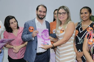 Lucas Villa recebe “Carta Lilás” com propostas de advogadas do Piauí (Foto: Divulgação)
