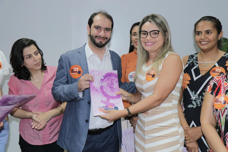 Lucas Villa recebe “Carta Lilás” com propostas de advogadas do Piauí