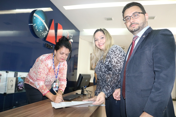 Advogados Talmy Júnior e Cláudia Paranaguá
