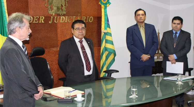 Desembargador Haroldo Rehem discursa durante posse de Brandão de Carvalho