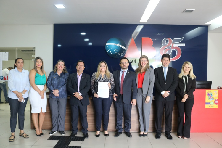 Equipe multidisciplinar do FSF e os Advogados Talmy Júnior e Cláudia Paranaguá