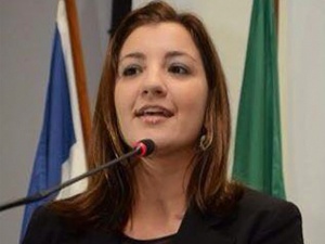 Maíra Fernandes diz que mandados coletivos buscam legitimar abusos.