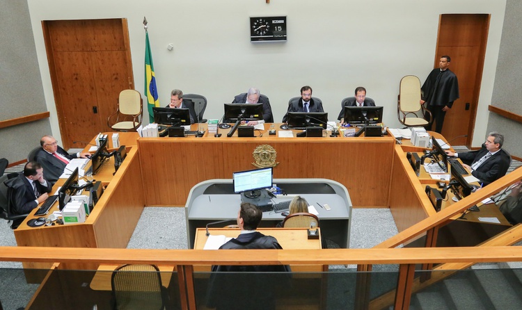 No habeas corpus, a defesa do ex-presidente busca impedir preventivamente a possibilidade de cumprimento da pena antes do processo transitar em julgado