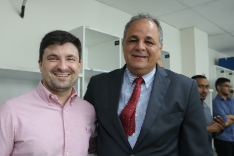 Delegado Cadena Júnior prestigiou o juiz Luiz Moura em seu aniversário