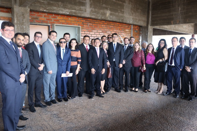 Centenas de advogados estiveram presentes né pleno do tribunal de justiça