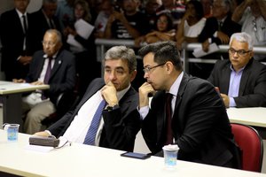Corregedor Geral de Justiça, Ricardo Gentil e o Juiz auxiliar da CGJ, Júlio César. (Foto: Divulgação)