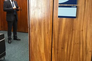 Jurista Valter Alencar na ante sala do ministro Edson Fachin no STF (Foto: Divulgação)