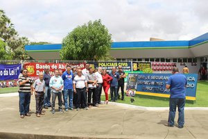 Os policiais civis em greve protestaram durante a inauguração do departamento de homicídio em Teresina. (Foto: Divulgação)