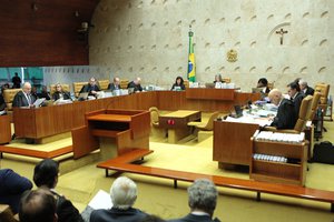 Supremo rejeita por 6 votos a 5 habeas corpus preventivo para Lula; prisão agora depende do TRF-4 (Foto: G1)
