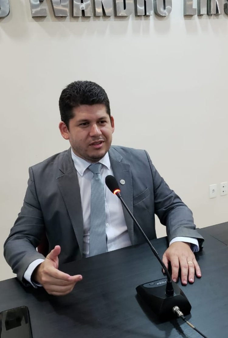 Advogado Thiago Amorim inscrito na OAB/PI