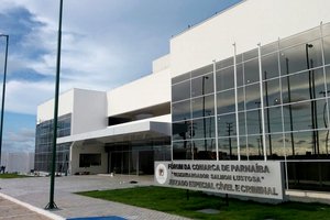 No fórum cível e criminal da cidade Parnaíba (Foto: Reprodução)