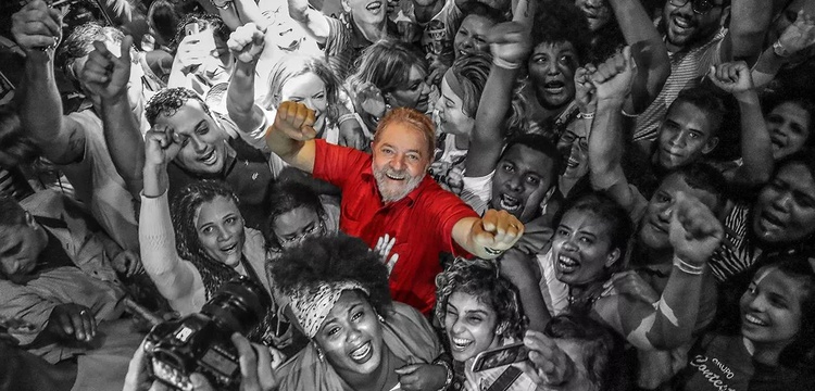 O ex-presidente Luiz Inácio Lula da Silva deverá ser colocado em liberdade ainda nesta sexta-feira 8.