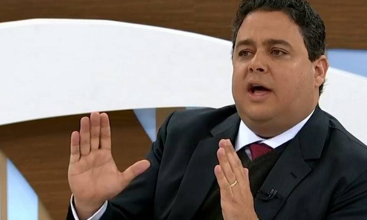 Felipe Santa Cruz criticou o governo por 