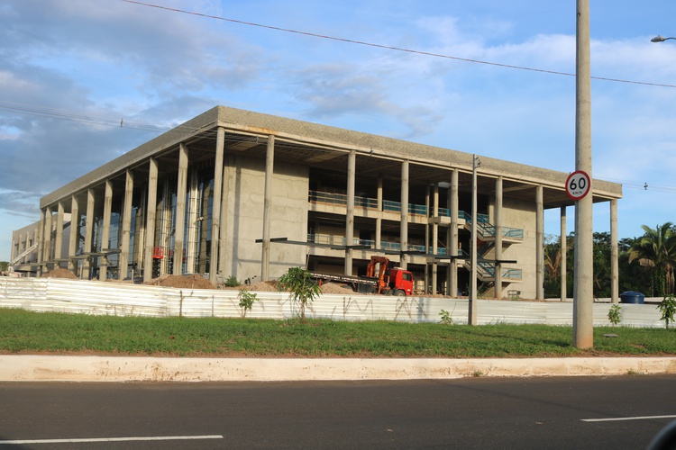 . O presidente do TJ/PI fez hoje no final da tarde uma visita ao canteiro de obras