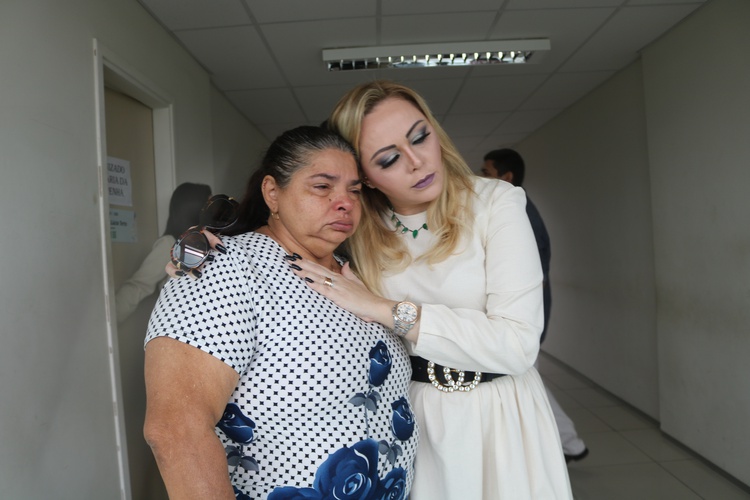 A médica Kaline Carvalho e sua ex-babá Dedé