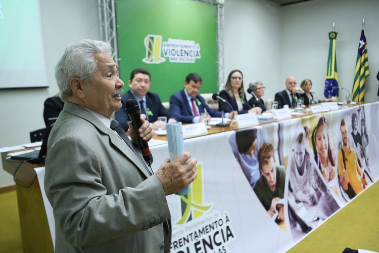 Liderada  por  Rejane,  Congresso  lança  Frente Parlamentar de Enfrentamento à Violência  nas Escolas