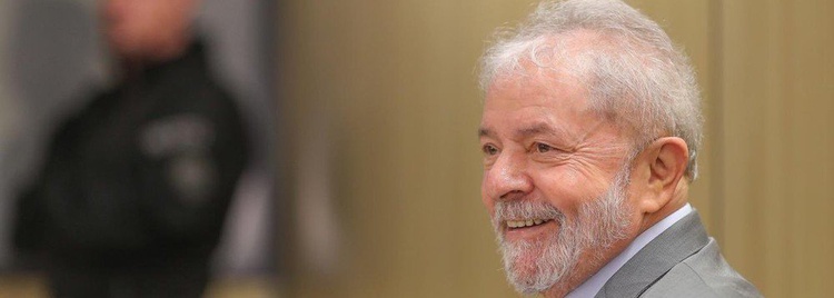 Ex-presidente está preso em regime fechado desde 7 de abril de 2018. No semiaberto, condenado tem direito a deixar prisão durante o dia para trabalhar.