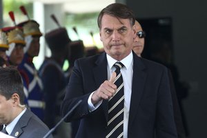 Presidente Bolsonaro aplica estelionato eleitoral em um milhão e meio de bacharéis em direito (Foto: Marcelo Camargo /Agência Brasil)