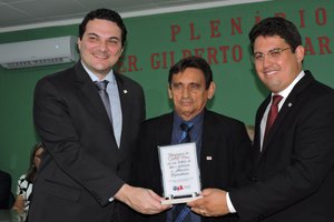 Celso Neto, Carlos Medeiros e Carlos Medeiros Júnior, em recente evento em Barras Piaui (Foto: Divulgação)