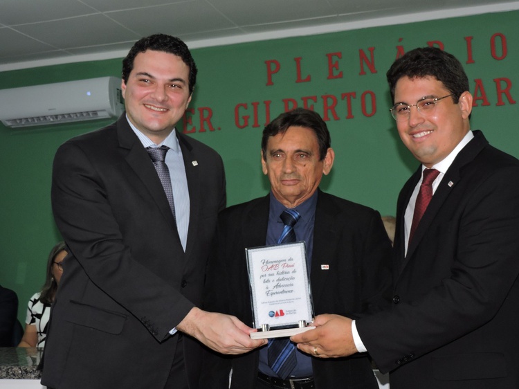 Celso Neto, Carlos Medeiros e Carlos Medeiros Júnior, em recente evento em Barras Piaui