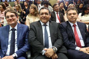 Advogado Norberto Campelo, Ministro Kassio Nunes Marques e o advogado Willian Guimarães. (Foto: TELSÍRIO ALENCAR/PAUTAJUDICIAL)
