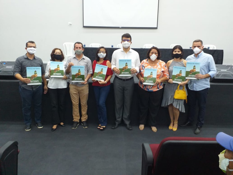 Títulos de propriedades mudam vida de agricultores familiares em Piracuruca.