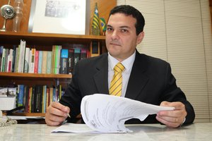 Celso Neto lança livro em homenagem aos 30 anos da Constituição estadual (Foto: TELSÍRIO ALENCAR/PAUTAJUDICIAL)