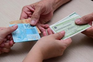 Compra de voto com dinheiro falso no Piauí (Foto: Reprodução)