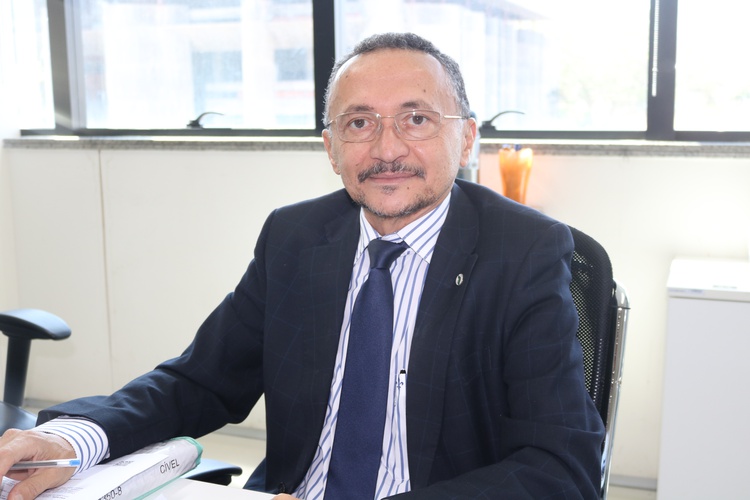 Juiz Teófilo Rodrigues Ferreira, da 3ª Vara Cível de Teresina.