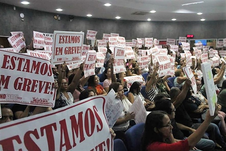 Ação judicial do SINDSERM obriga a Prefeitura de Teresina a pagar retroativo da metade do Piso do Magistério (6,42%).